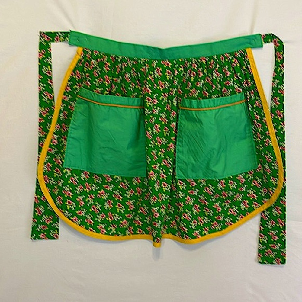 VINTAGE Green Floral Apron with Yellow Trim